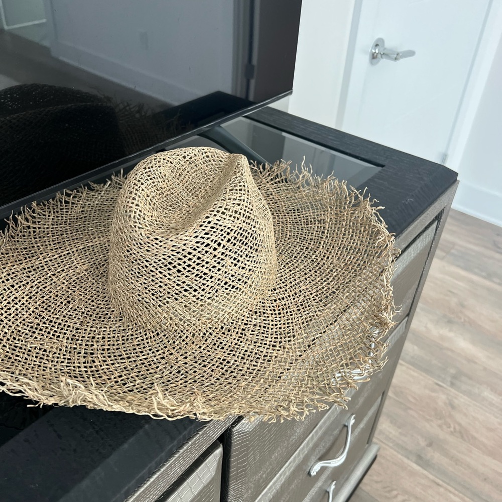 Stylish Tan Straw Hat